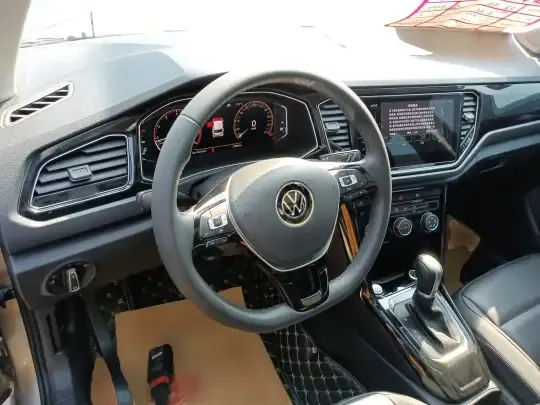 Volkswagen T-ROC 2022 (27600 км)