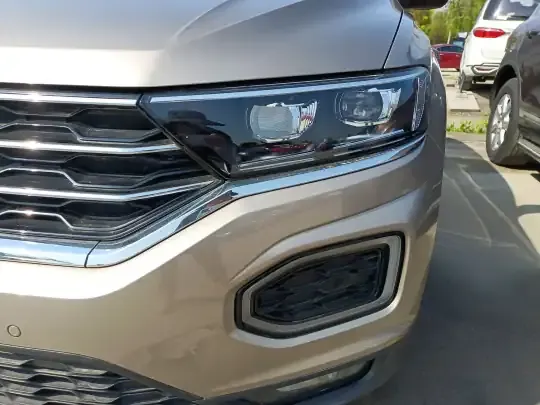Volkswagen T-ROC 2022 (27600 км)