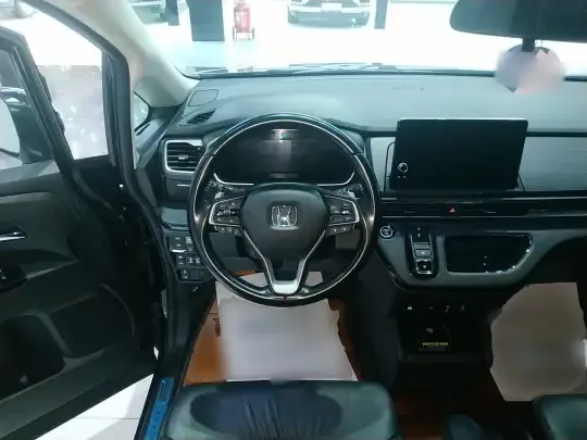 Honda Elysion 2022 (112300 км)