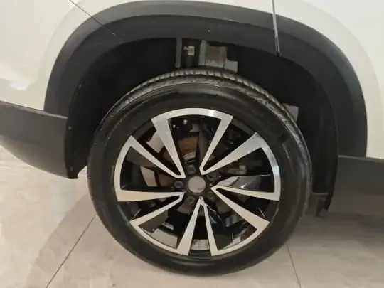 Volkswagen Tharu 2022 (82100 км)