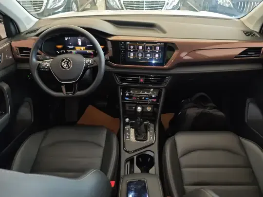 Volkswagen Tharu 2022 (82100 км)