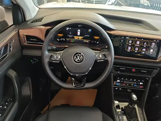 Volkswagen Tharu 2022 (82100 км)