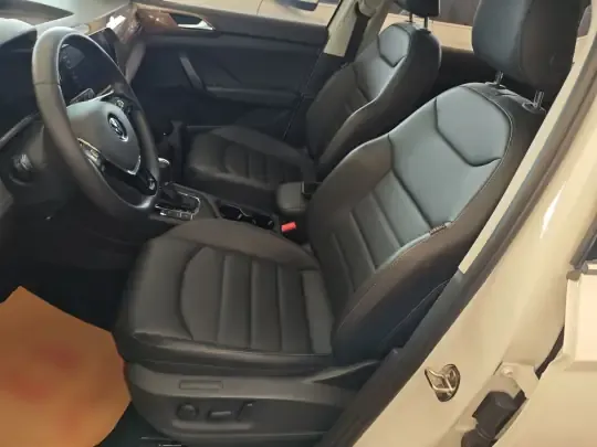Volkswagen Tharu 2022 (82100 км)