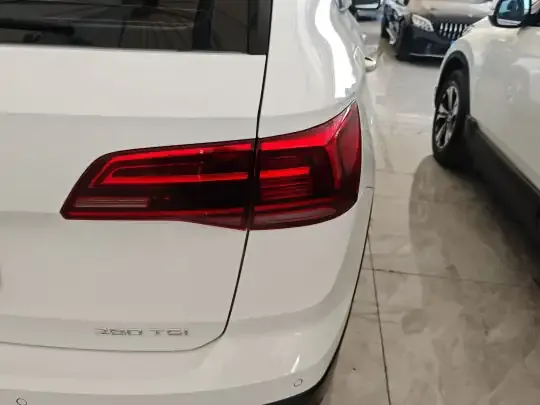 Volkswagen Tharu 2022 (82100 км)