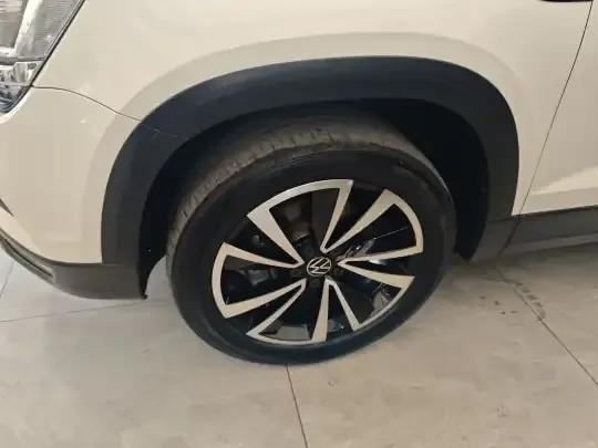 Volkswagen Tharu 2022 (82100 км)
