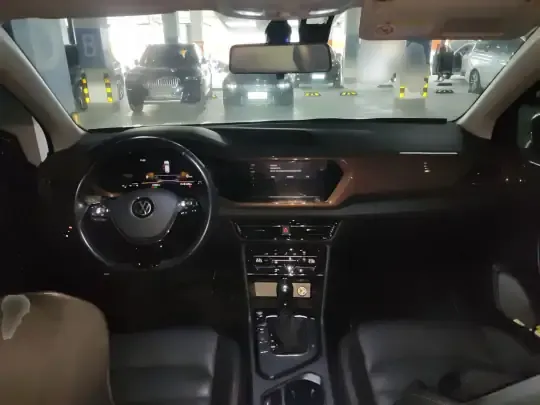 Volkswagen Tharu 2022 (37500 км)