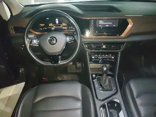 Volkswagen Tharu 2022 (37500 км)