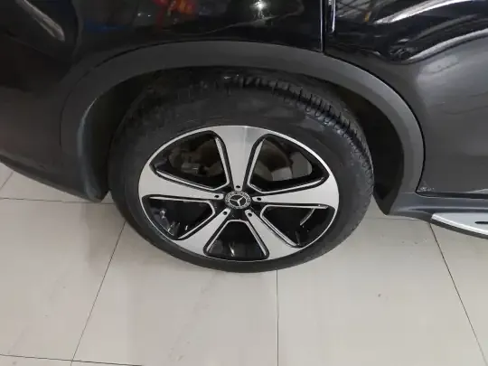 Mercedes-Benz GLC 2022 (37100 км)