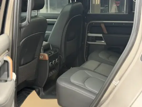 Land Rover Defender 2023 (76800 км)