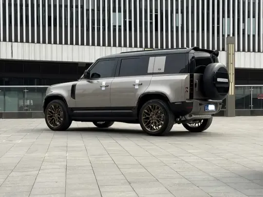 Land Rover Defender 2023 (76800 км)