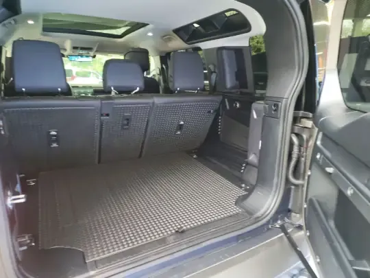 Land Rover Defender 2023 (76800 км)