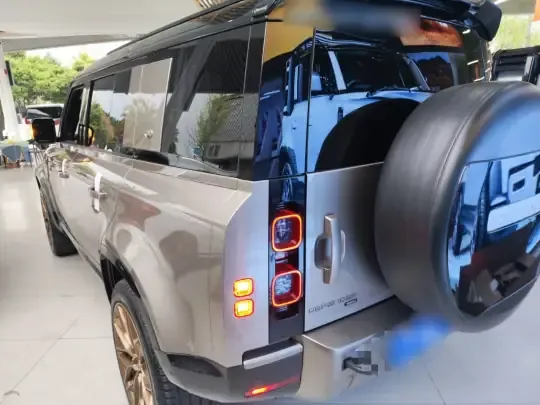 Land Rover Defender 2023 (76800 км)
