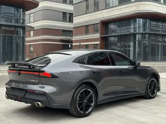 Changan UNI-V 2022 (43600 км)