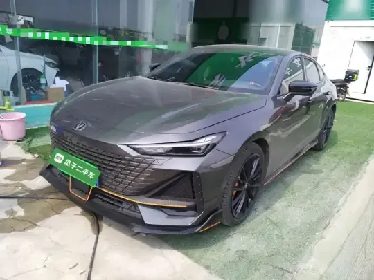 Changan UNI-V 2022 (32700 км)
