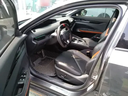 Changan UNI-V 2022 (32700 км)