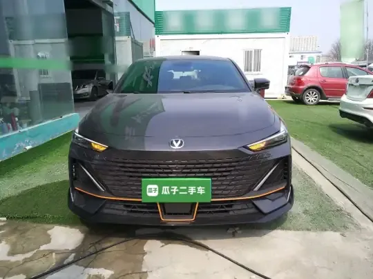 Changan UNI-V 2022 (32700 км)