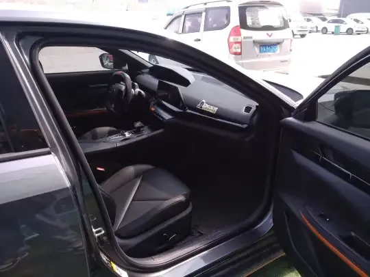 Changan UNI-V 2022 (32700 км)