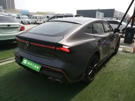 Changan UNI-V 2022 (32700 км)