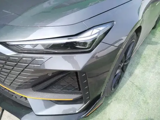 Changan UNI-V 2022 (32700 км)