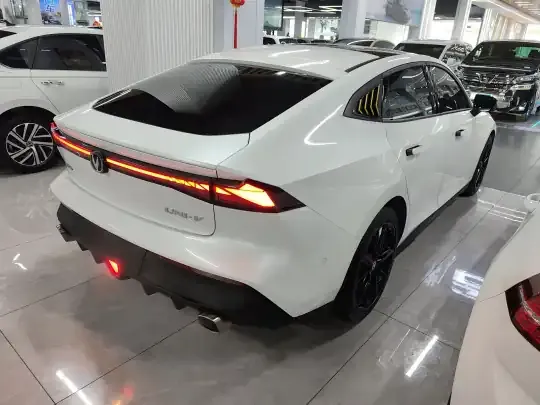 CHANGAN UNI-V 2022 (34000 км)