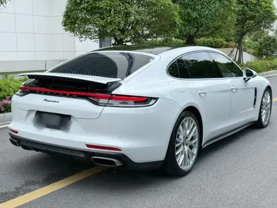 Porsche Panamera 2023 (16000 км)