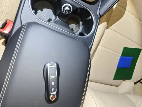 Porsche Cayenne E-Hybrid 2023 (34000 км)