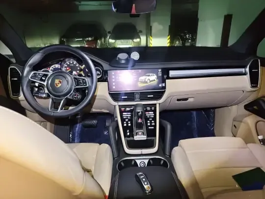 Porsche Cayenne E-Hybrid 2023 (34000 км)