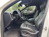 Porsche Cayenne 2023 (25400 км)