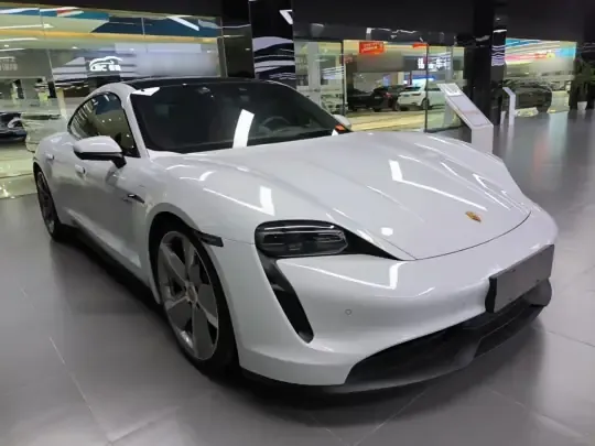 Porsche Taycan 2022-Year Updated Taycan  (33100 км)