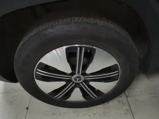 Mercedes-Benz EQB 2022 (33600 км)