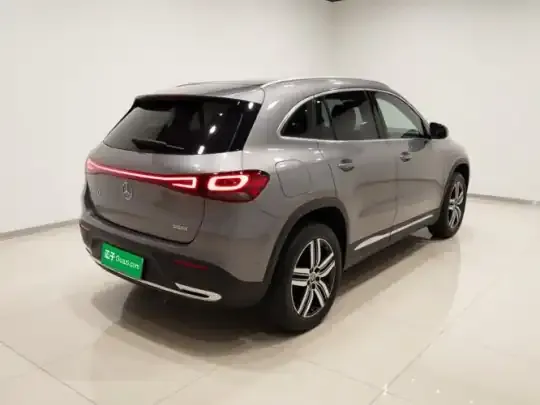 Mercedes-Benz EQA 2022 (23200 км)