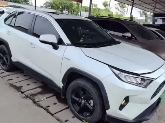 Toyota RAV4 2022 (37300 км)