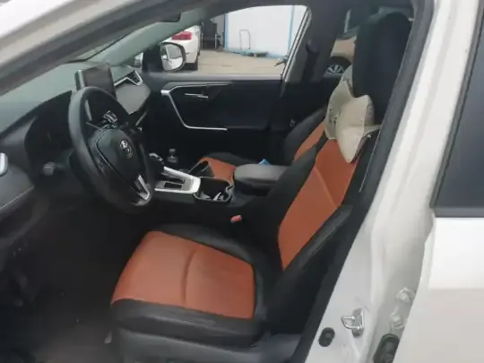 Toyota RAV4 2022 (49300 км)