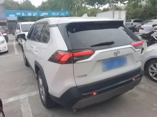 Toyota RAV4 2022 (49300 км)