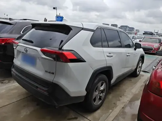 Toyota RAV4 2022 (147800 км)