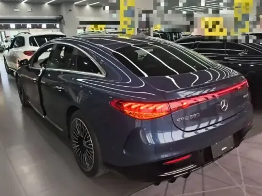 Mercedes-Benz EQS 2022 (33600 км)
