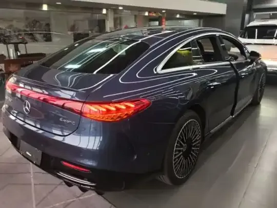 Mercedes-Benz EQS 2022 (33600 км)