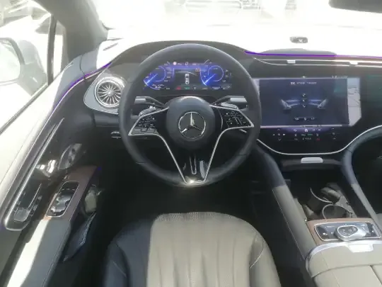 Mercedes-Benz EQS 2022 (1300 км)