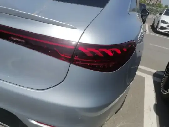 Mercedes-Benz EQS 2022 (1300 км)