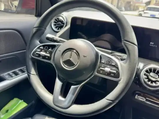 Mercedes-Benz GLA 2022 (27600 км)