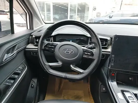 Hyundai Custo 2022 (33200 км)