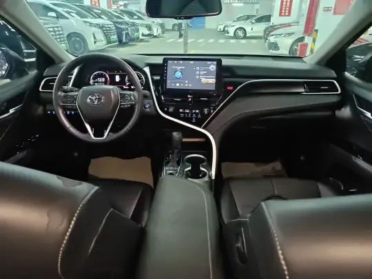Toyota Camry 2022 (37400 км)