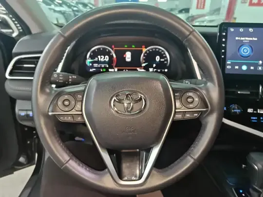 Toyota Camry 2022 (37400 км)