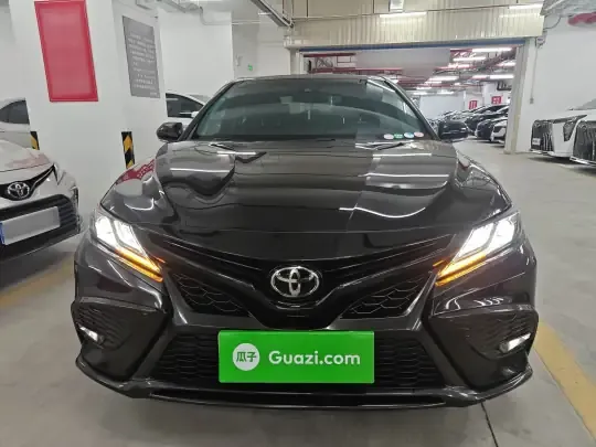 Toyota Camry 2022 (37400 км)