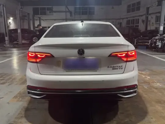 Volkswagen Sagitar 2023 (43800 км)
