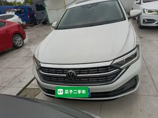 Volkswagen Sagitar 2023 (40200 км)