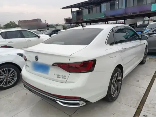 Volkswagen Sagitar 2023 (40200 км)