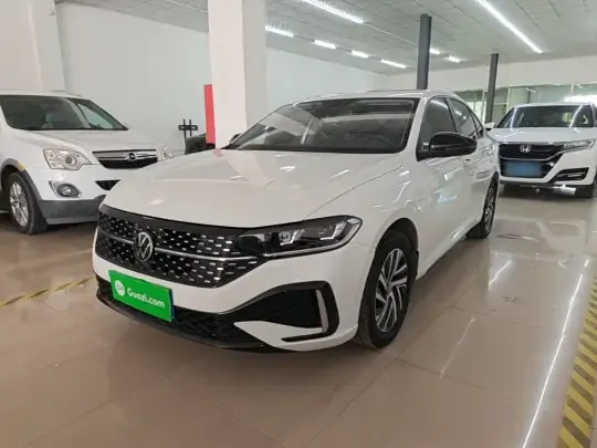 Volkswagen Lavida 2023 (42800 км)