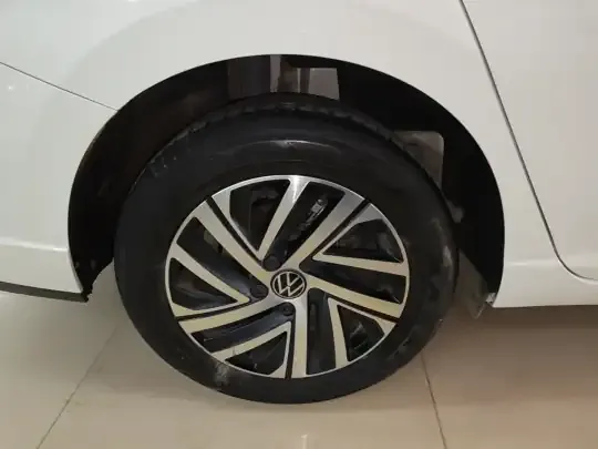 Volkswagen Lavida 2023 (42800 км)