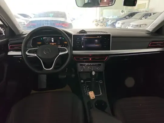 Volkswagen Lavida 2023 (42800 км)